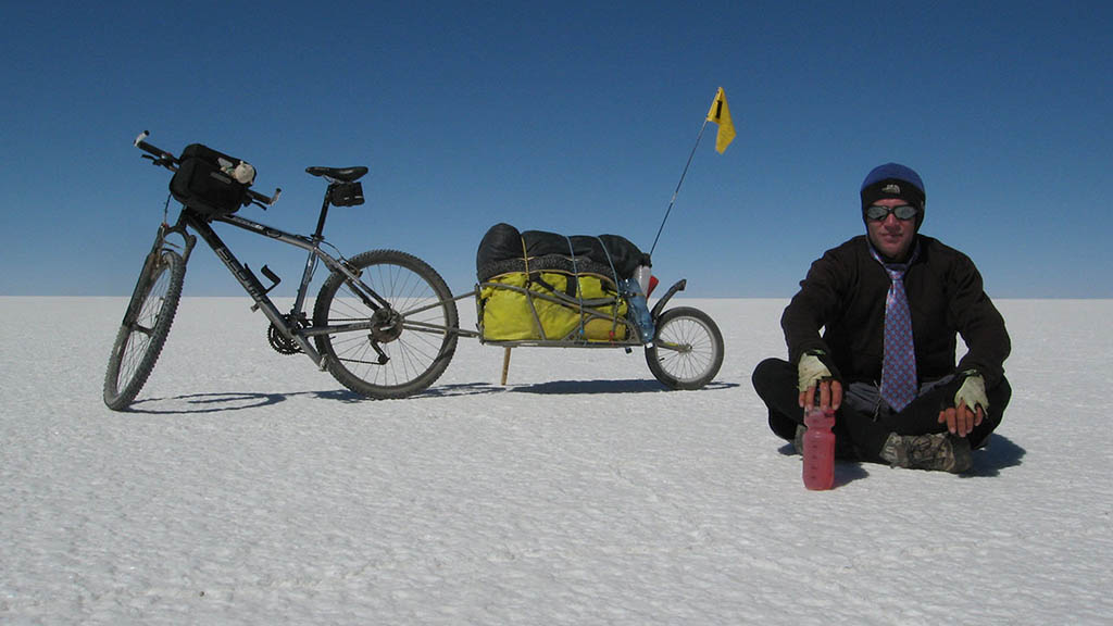 Voyageur à vélo salar de Uyuni