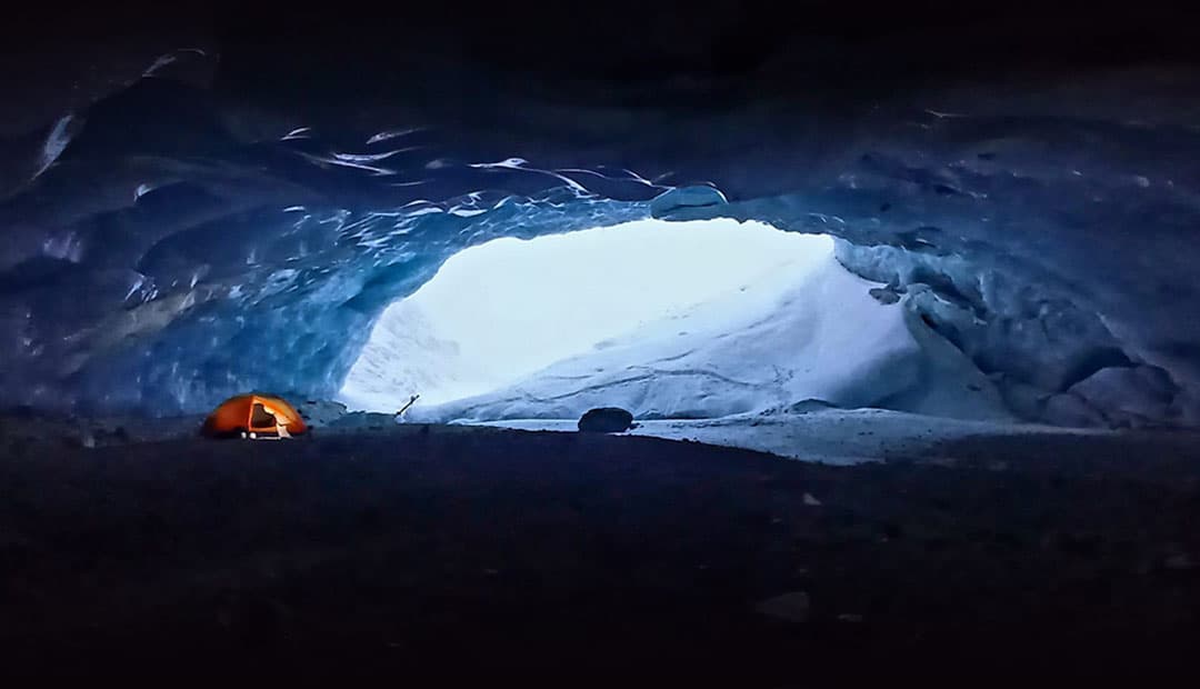 Bivouac au coeur du glacier.